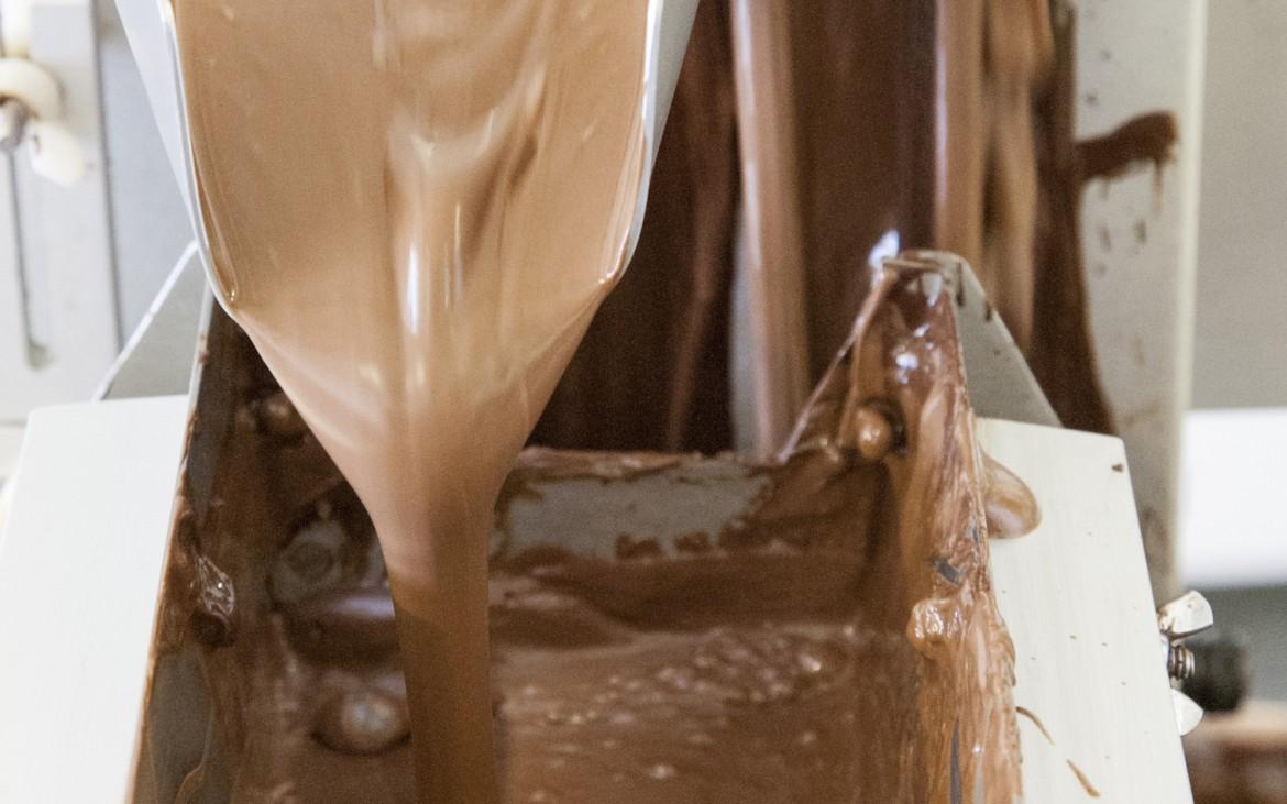 Melted chocolate being mixed at Kikas Treats. (Martin Bustamante/ Xpress Magazine)