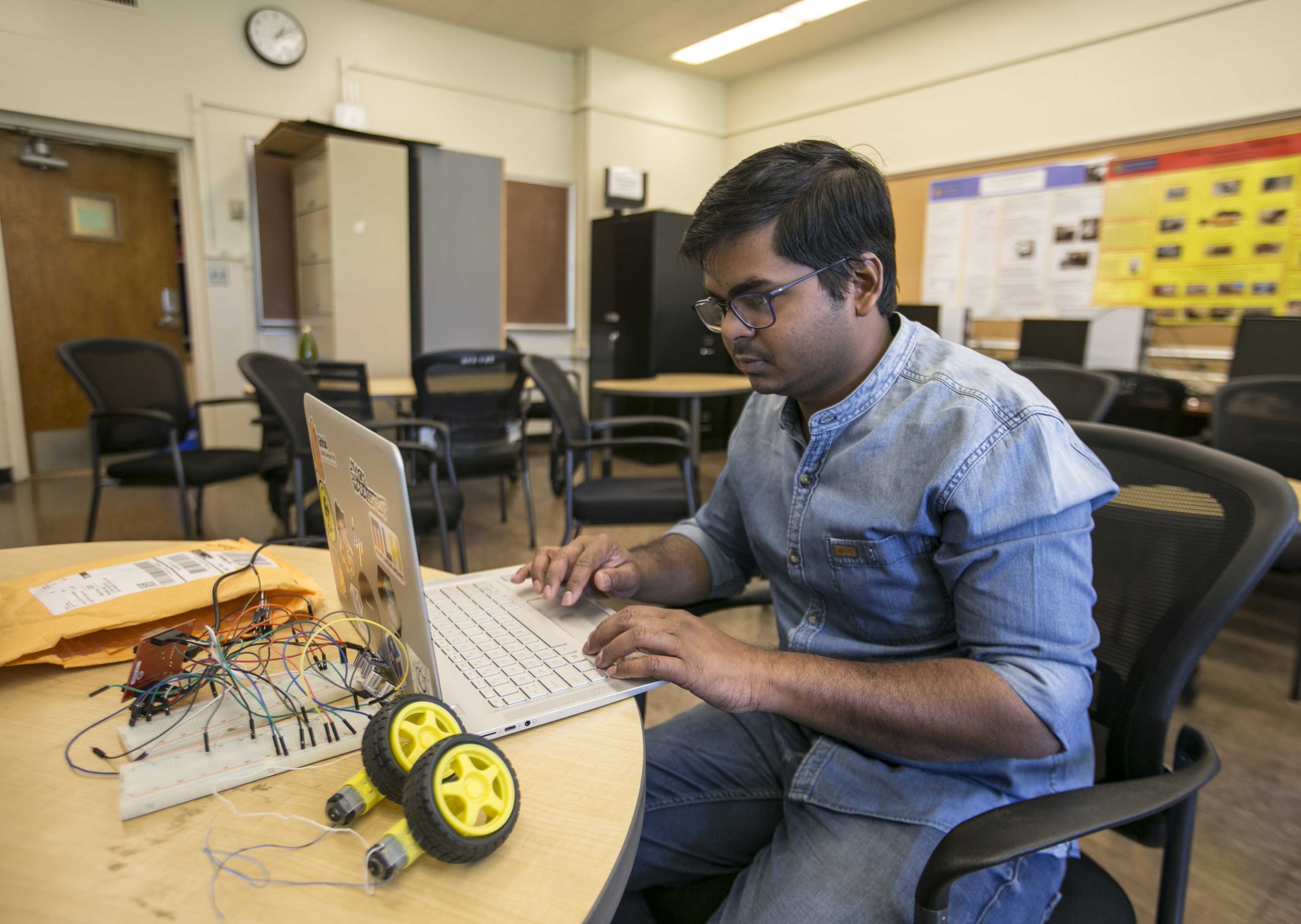 Sairoop a SF State embedded systems major utilizing lab hours in the science department on campus to build a automatic robotic vacuum cleaner. Using four ultra sonic senors and five motors all made from scratch, his aim for the project is to be economical and efficient. Apr 18, 2017. ( Xpress Mag Ryan Zaragoza).