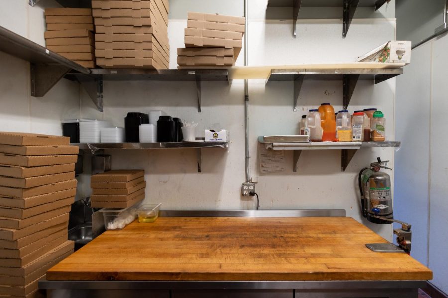 A clean prep station in Pizza Amigos on May 8, 2022. (Abraham Fuentes / Xpress Magazine)