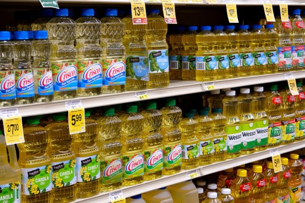 A selection of cooking oils on the shelf at the Castro Valley Safeway. (Andrew Fogel / Xpress Magazine)