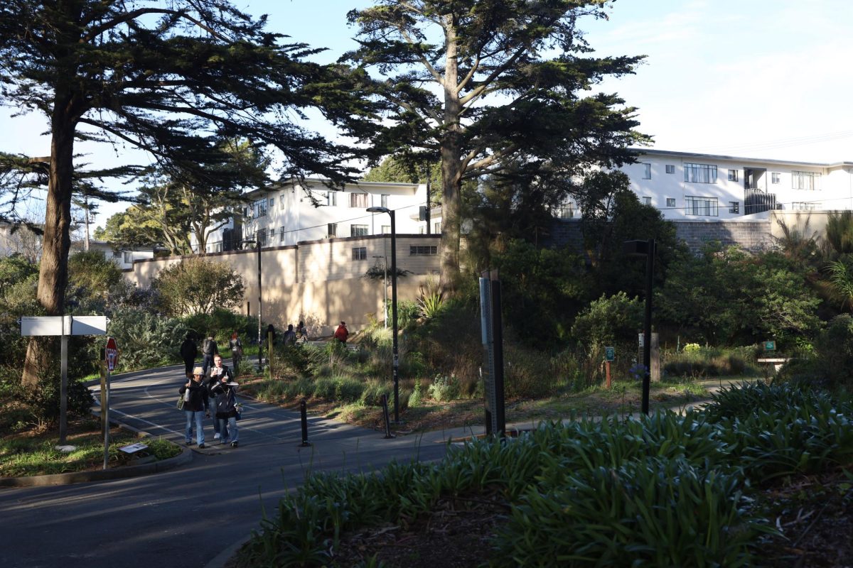 Students commuting between campus from University Park North, located at the end of campus.
(Yoobin Shin/Xpress Magazine)