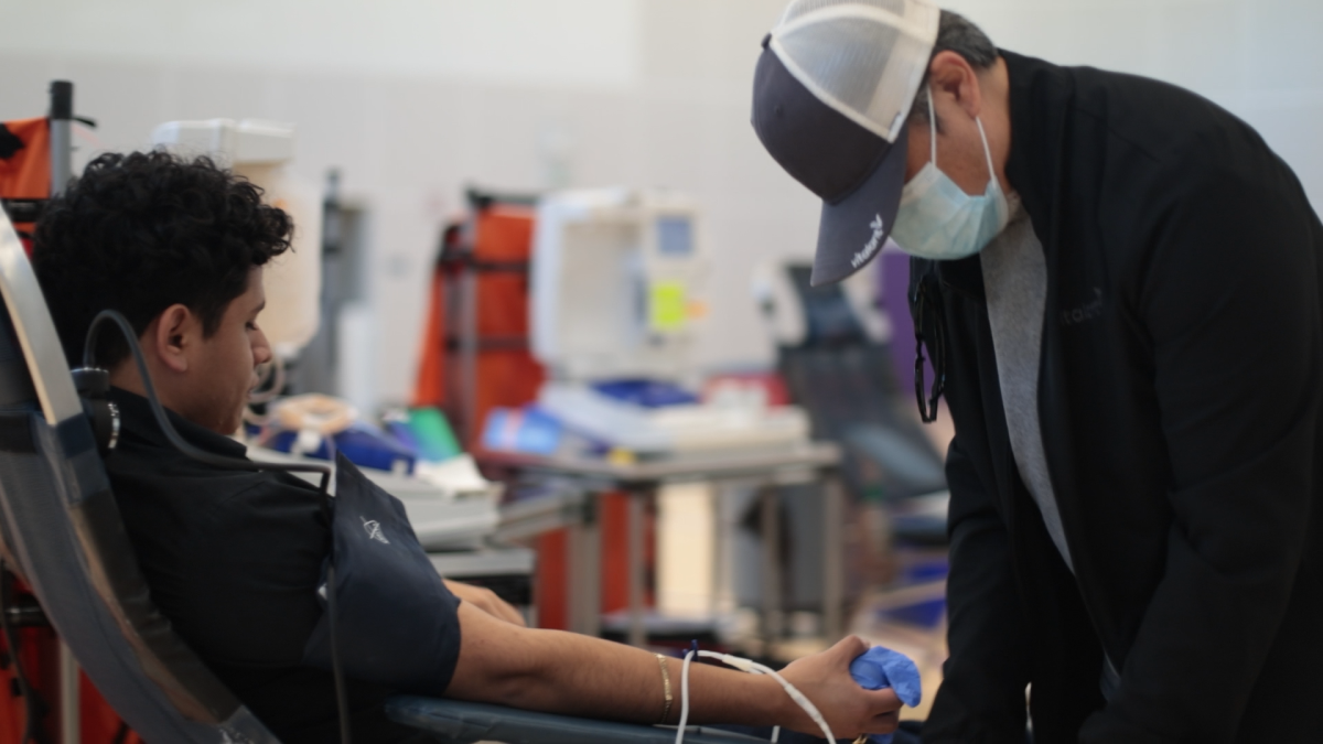 Gators Give Heartfelt Donations to Blood Drive